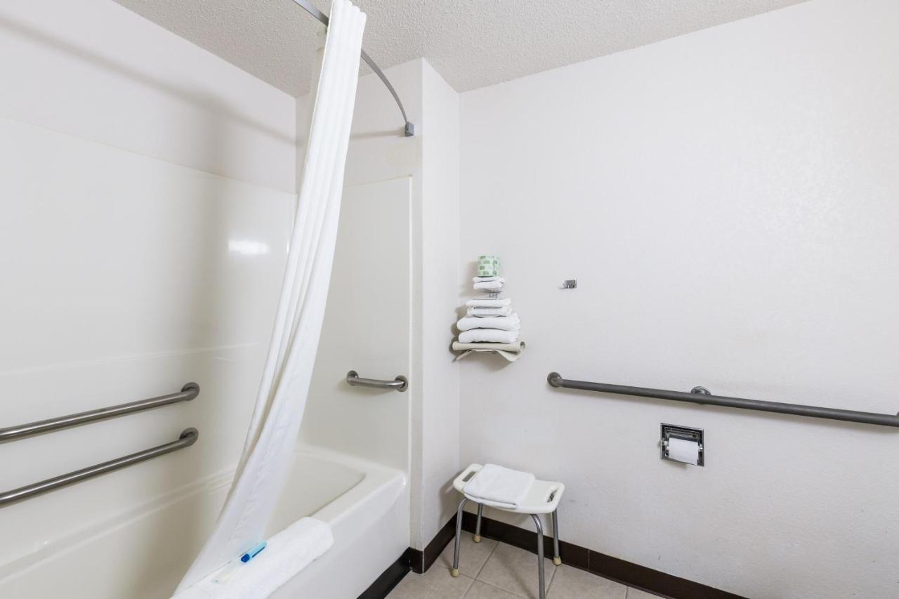 Americas Best Value Inn Charlotte Exterior photo